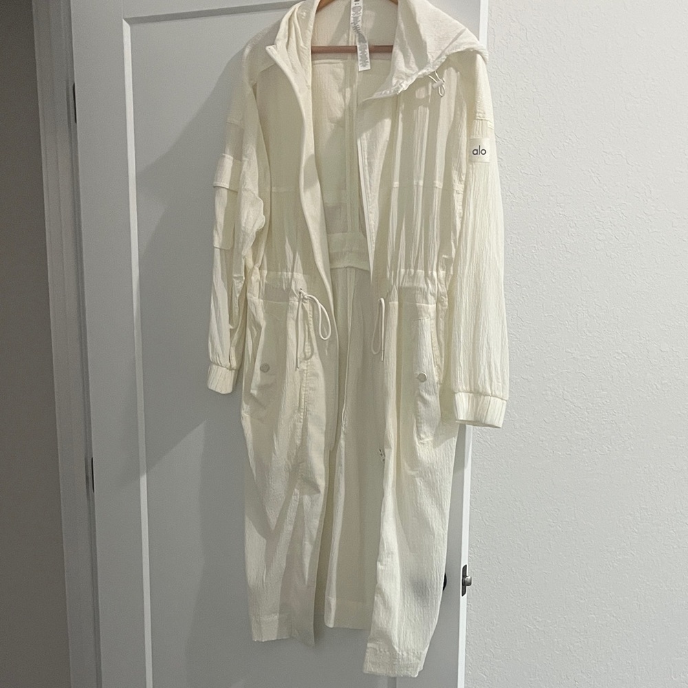 ALO Yoga Cream Textured Jacket